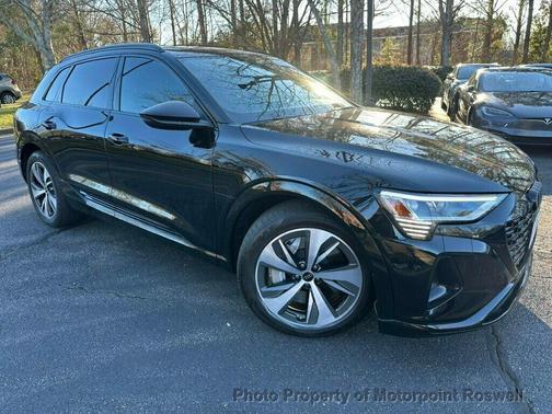 2024 Audi Q8 e-tron Premium