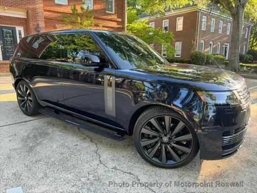 2024 Land Rover Range Rover P615 SV