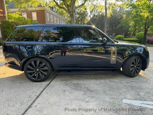 2024 Land Rover Range Rover P615 SV