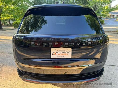 2024 Land Rover Range Rover P615 SV