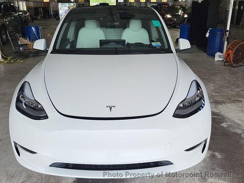 2022 Tesla Model Y Long Range Dual Motor All-Wheel Drive