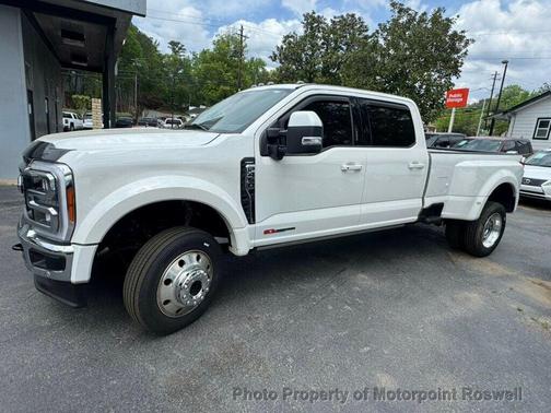 2023 Ford F-450 Lariat