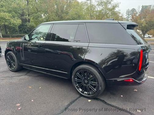 2025 Land Rover Range Rover P530 Autobiography LWB