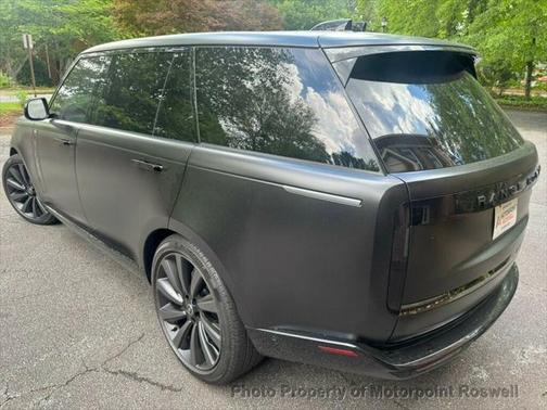 2025 Land Rover Range Rover P615 SV