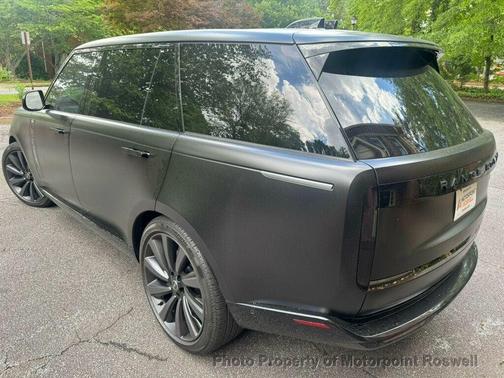 2025 Land Rover Range Rover P615 SV