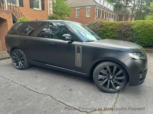 2025 Land Rover Range Rover P615 SV