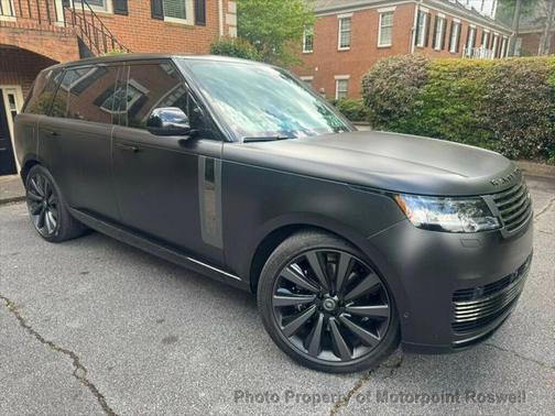 2025 Land Rover Range Rover P615 SV