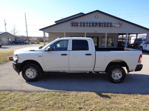 2022 RAM 2500 Tradesman Crew Cab 4x4 6'4' Box