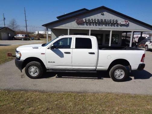 2022 RAM 2500 Tradesman Crew Cab 4x4 6'4' Box