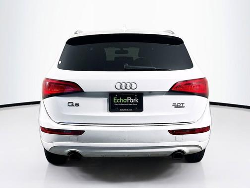 White 2017 Audi Q5 2.0T Premium