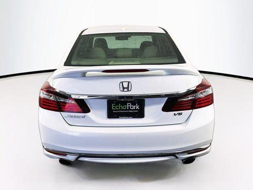 2017 Honda Accord EX-L w/Navigation & Honda Sensing