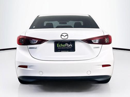White 2015 Mazda Mazda3 i SV