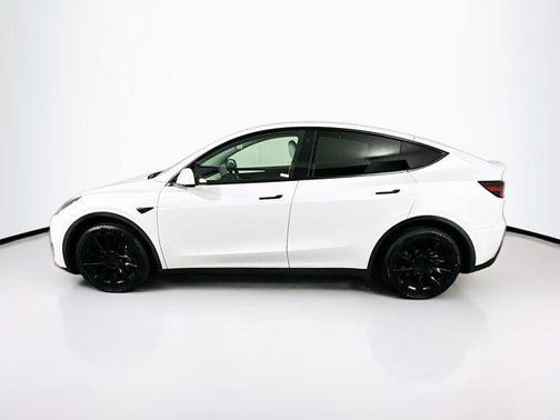 Pearl White Multi-Coat 2023 Tesla Model Y Long Range Dual Motor All-Wheel Drive
