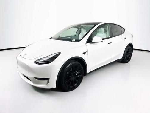 Pearl White Multi-Coat 2023 Tesla Model Y Long Range Dual Motor All-Wheel Drive