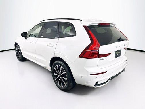 2025 Volvo XC60 B5 Plus