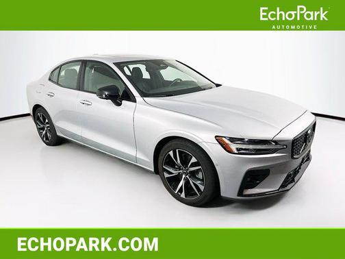 2024 Volvo S60 B5 Plus Dark Theme