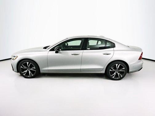 2024 Volvo S60 B5 Plus Dark Theme