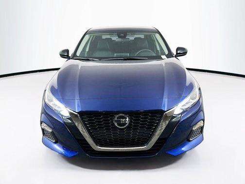 2021 Nissan Altima SR FWD