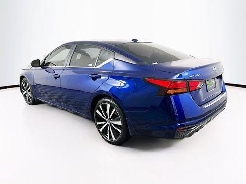 2021 Nissan Altima SR FWD