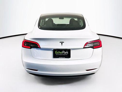 Pearl White Multi-Coat 2023 Tesla Model 3 Standard Range