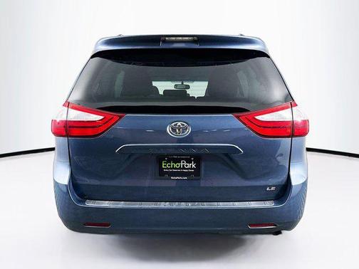 Shoreline Blue Pearl 2016 Toyota Sienna LE