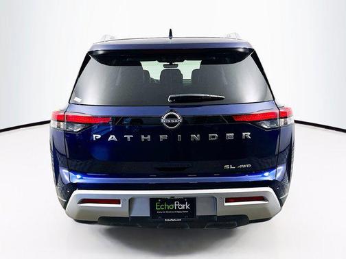 2025 Nissan Pathfinder SL 4WD