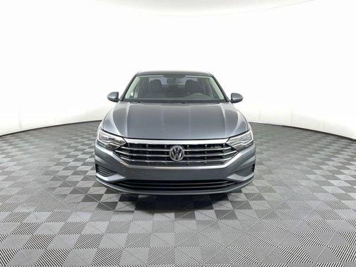Photo 2 of 33 of 2019 Volkswagen Jetta 1.4T S
