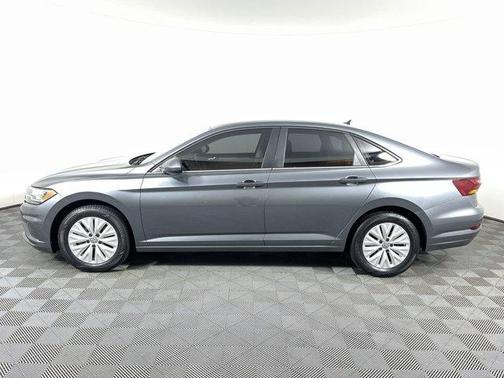 Photo 5 of 33 of 2019 Volkswagen Jetta 1.4T S