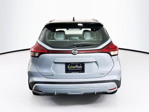 Gray 2021 Nissan Kicks SR