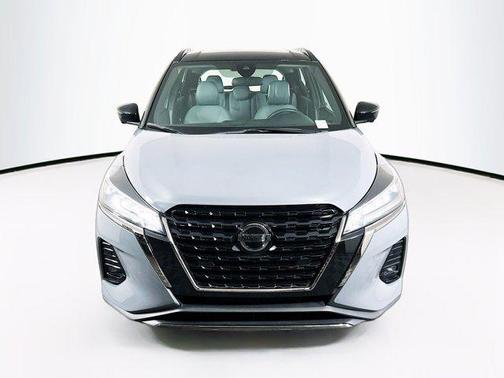 Gray 2021 Nissan Kicks SR