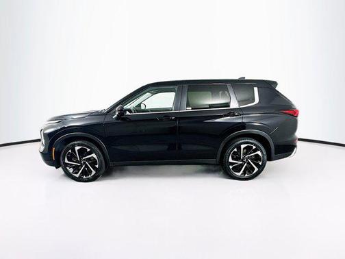 White Diamond 2024 Mitsubishi Outlander SE 2.5 2WD
