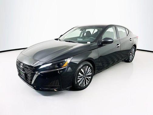 Super Black 2024 Nissan Altima 2.5 SV