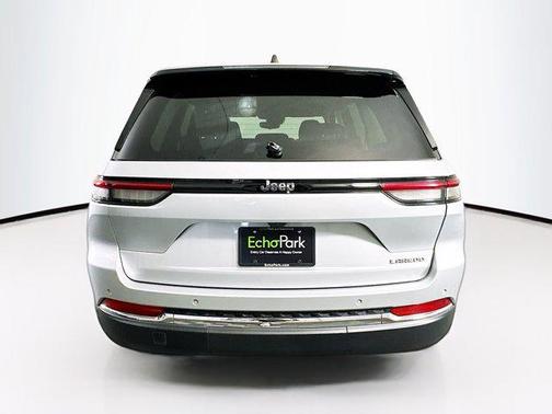 2024 Jeep Grand Cherokee Laredo