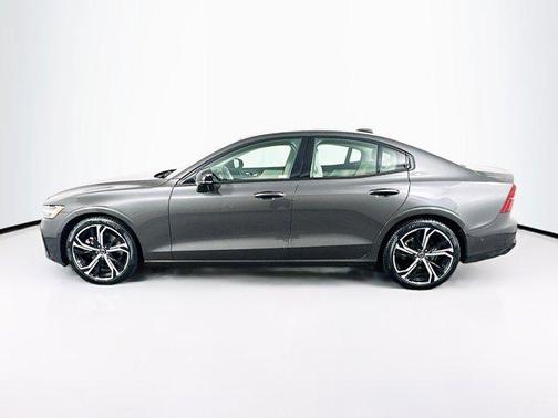 2024 Volvo S60 B5 Plus Dark Theme