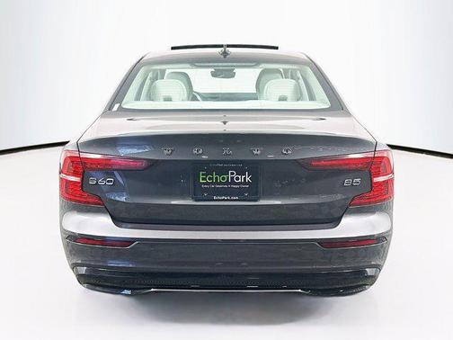 2024 Volvo S60 B5 Plus Dark Theme
