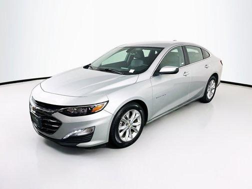 Silver Ice Metallic 2019 Chevrolet Malibu LT