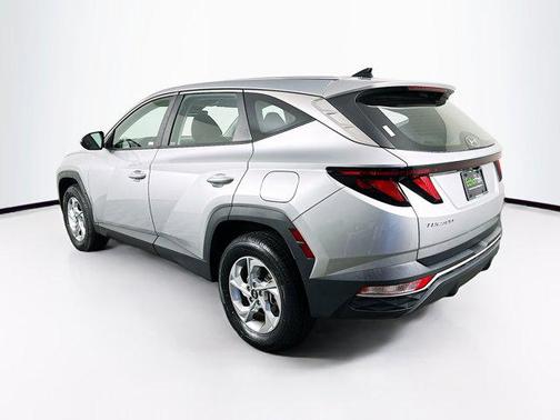 2022 Hyundai TUCSON SE