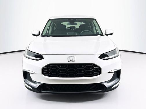 Platinum White Pearl 2023 Honda HR-V LX