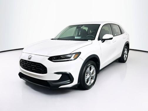 Platinum White Pearl 2023 Honda HR-V LX