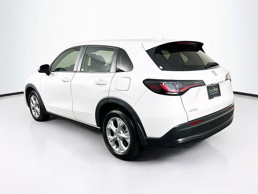 Platinum White Pearl 2023 Honda HR-V LX