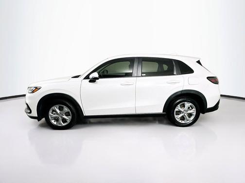 Platinum White Pearl 2023 Honda HR-V LX
