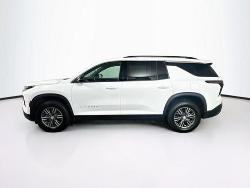 White 2026 Chevrolet Traverse LT