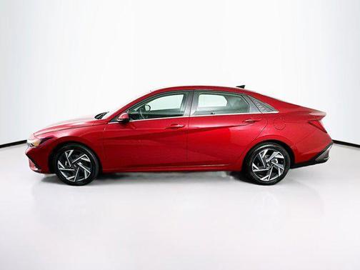 2025 Hyundai ELANTRA SEL