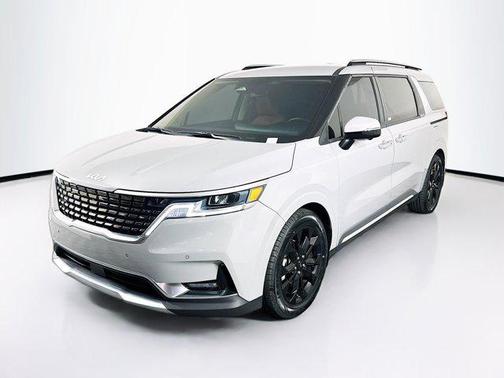 2022 Kia Carnival SX