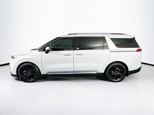 2022 Kia Carnival SX