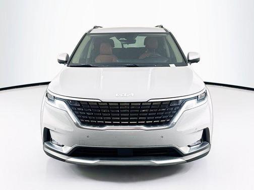 2022 Kia Carnival SX