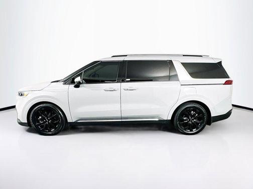 2022 Kia Carnival SX