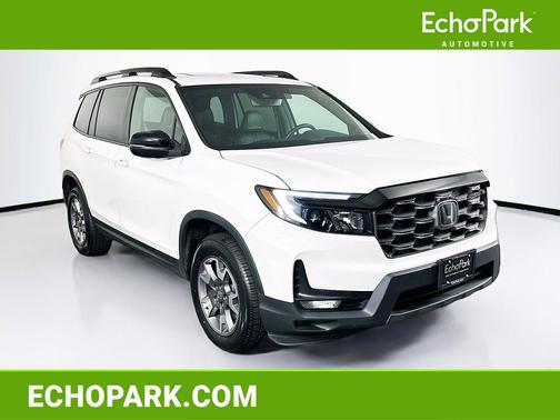 Platinum White Pearl 2023 Honda Passport AWD TrailSport