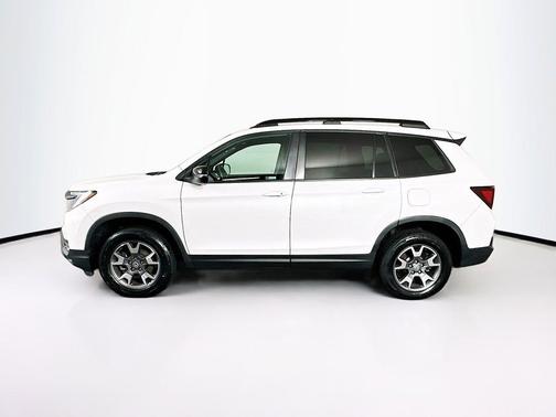 Platinum White Pearl 2023 Honda Passport AWD TrailSport