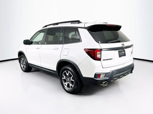 Platinum White Pearl 2023 Honda Passport AWD TrailSport
